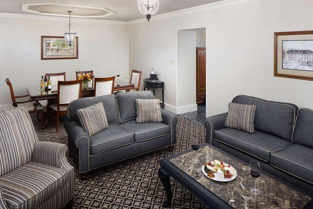 Historic Hotel Bethlehem Room photo