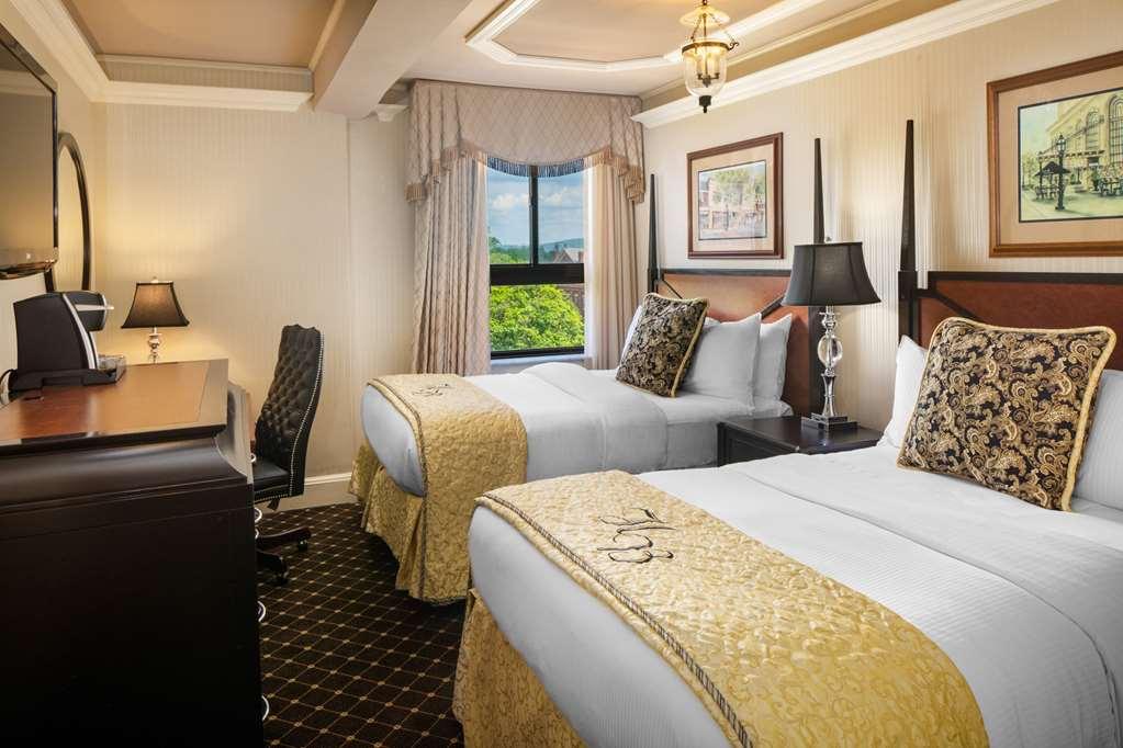 Historic Hotel Bethlehem Room photo